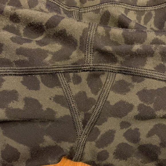 Victoria’s Secret leopard leggings - Picture 5 of 8